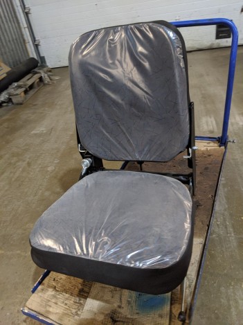 Кресло водителя низкое на КАМАЗ за 17000 рублей в магазине remzapchasti.ru 5320-6810010 Н №26