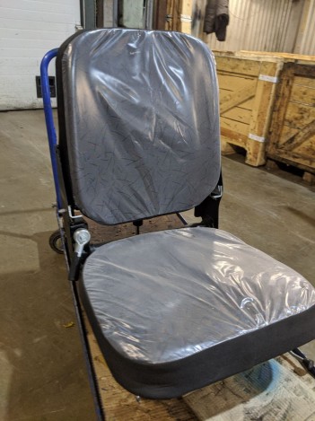 Кресло водителя низкое на КАМАЗ за 17000 рублей в магазине remzapchasti.ru 5320-6810010 Н №69