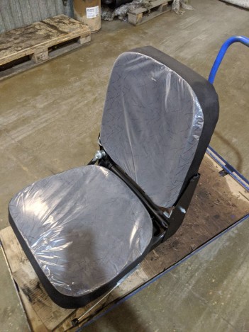 Кресло водителя низкое на КАМАЗ за 17000 рублей в магазине remzapchasti.ru 5320-6810010 Н №73
